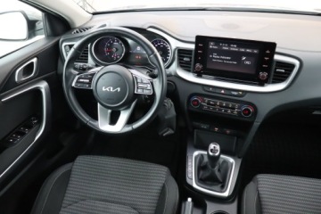 Kia Ceed III Kombi Facelifting 1.5 T-GDI 160KM 2022 Kia Ceed 1.5 T-GDI MHEV, Salon Polska, zdjęcie 6