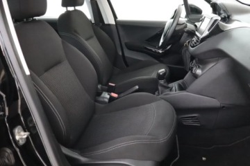 Peugeot 208 I Hatchback 5d Facelifting 1.2 PureTech 82KM 2017 Peugeot 208 1.2 PureTech, Navi, Klima, zdjęcie 8