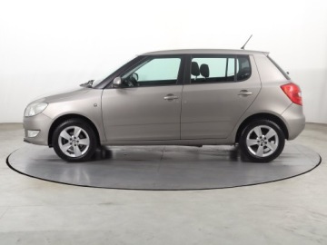 Skoda Fabia II Hatchback Facelifting 1.2 TSI 85KM 2014 Skoda Fabia 1.2 TSI, Salon Polska, Serwis ASO, zdjęcie 2