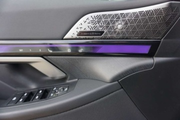 BMW Seria 5 G90-91 2023 BMW Seria 5 1rej. 2024 sDrive PHEV 2.0 Hybryda 190KM, zdjęcie 16