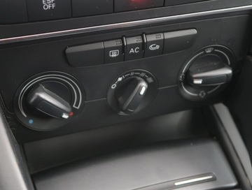 Audi A3 8P Hatchback 3d 1.6 102KM 2009 Audi A3 1.6, Klima,ALU, zdjęcie 11