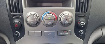 Hyundai H1 II Wagon 2.5 CRDi 170KM 2010 Hyundai H-1 TRAVEL 2.5 CRDI 170KM Skora 8 Foteli 2xKlima 2.5 Diesel 170KM, zdjęcie 12