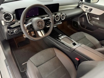 Mercedes Klasa A W177/V177 Hatchback Facelifting 1.3 200 163KM 2025 MERCEDES-BENZ A Klasa 200 AMG Line 1.3 (163KM) 2025, zdjęcie 5