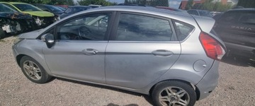 Ford Fiesta VII 2015 Ford Fiesta 2015r, 1.6 TDCI. Lekko uszkodzony przod i tyl. Jezdzi. 1.6, zdjęcie 13