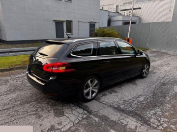 Peugeot 308 II SW Facelifting 1.2 PureTech 130KM 2018 Peugeot 308 1.2 130KM e-THP Stop &amp; Start Allure 2018r, zdjęcie 35