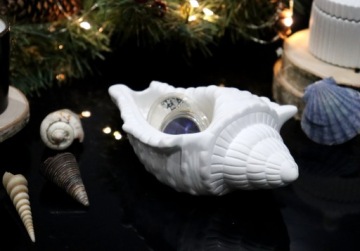 Контейнер для ювелирных изделий с украшением из ракушек