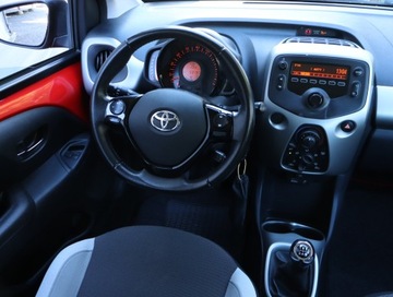 Toyota Aygo II Hatchback 5d 1.0 VVT-i 69KM 2017 Toyota Aygo 1.0 VVT-i, Salon Polska, Klima, zdjęcie 6