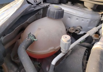 Renault Clio IV Grandtour  1.5 dCi 90KM 2016 Renault Clio 2016r, 1.5 DCI. Lekko uszkodzony tyl. Jezdzi. 1.5 Diesel, zdjęcie 19