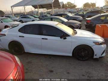 Toyota Camry IX 2022 Toyota Camry Nightshade Edition 2022 2.5l 2.5 Hybryda 176KM, zdjęcie 1