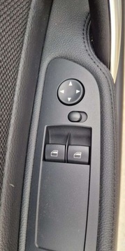 BMW Seria 1 E81/E87 Coupe E82 135i 306KM 2009 BMW Seria 1 3.0 306KM Manual M-Pakiet Xenon NaviPl 3.0 Benzyna 306KM, zdjęcie 10