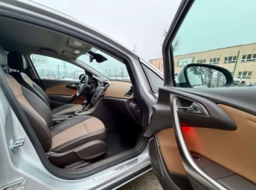 Opel Astra J Sports Tourer 1.4 Turbo ECOTEC 140KM 2011 Opel Astra Opel Astra 1.4 Turbo Cosmo 1.4 Benzyna 140KM, zdjęcie 21