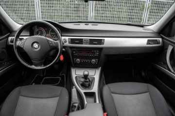 BMW Seria 3 E90-91-92-93 Limuzyna E90 318d 143KM 2007 BMW 320 M47 Rozrząd z przodu ! Szyberdach !, zdjęcie 4