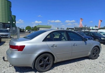 Hyundai Sonata IV Sedan 3.3 i V6 24V 233KM 2005 Hyundai Sonata Hyundai Sonata 3.3 V6 GLS Prestige 3.3 BenzynaLPG 233KM, zdjęcie 3