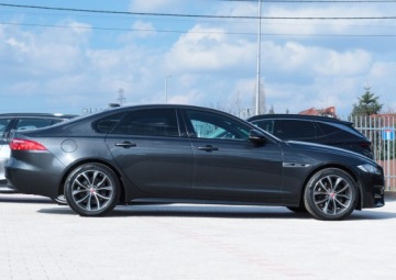 Jaguar XF II Sedan 2.0 i4D 180KM 2018 Jaguar XF R-Sport Ogrzew.Kierow. Navi Pro 10,2’" Fotele Elek.+Ogrz. Carplay, zdjęcie 37