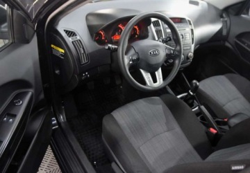 Kia Ceed I Hatchback 5d Facelifting 1.6 DOHC CVVT 126KM 2012 Kia Ceed Polski salon _ 1.6 benzyna 125 KM _ Klimatyzacja _ opony wielosez, zdjęcie 13