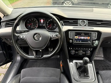 Volkswagen Passat B8 Variant 1.4 TSI BlueMotion Technology ACT 150KM 2017 Volkswagen Passat Variant 1.4 TSI 150 KM Highline, zdjęcie 18