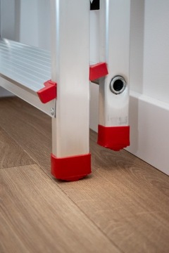 Лестница бытовая алюминиевая 5-ступенчатая с полкой BAULICH, продукт ПОЛЬША