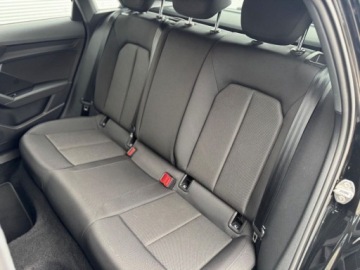 Audi A3 8Y Sportback 1.5 35 TFSI 150KM 2023 Audi A3 Sportback Kamera cofania ,Tempomat , Kluczyk komfortowy , Smartpho, zdjęcie 20