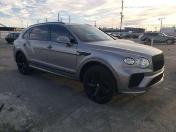 Bentley Bentayga 2023 Bentley Bentayga Bentley Bentayga, od ubezpieczalni 4.0 Benzyna 542KM, zdjęcie 4