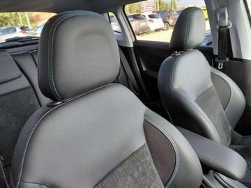 Peugeot 2008 I SUV Facelifting 1.2 PureTech 110KM 2018 Peugeot 2008 Automat Panorama Kamera Navi Sensor Alu 1.2 Benzyna 110KM, zdjęcie 16