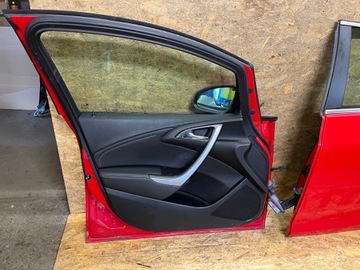 DVEŘE LEVÉ PŘEDNÍ OPEL ASTRA J IV HB FACELIFT 14- < Z50B >