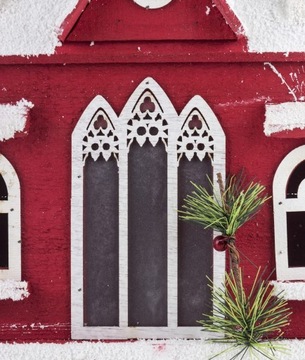 КОТТЕДЖ ДЕРЕВЯННЫЙ ДОМ С КРАСНОЙ ПОДСВЕТКОЙ СВЕТОДИОДНОЙ ПОДСВЕТКОЙ