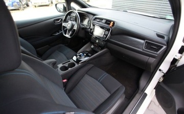 Nissan Leaf II Hatchback Elektryczny 40kWh 150KM 2018 Nissan Leaf Bateria 100 PEWNY Full Dealer ASO Navi Pakiet ZIMA Gwarancja f, zdjęcie 15