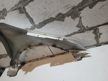BLATNÍK LEVÝ PŘEDNÍ MITSUBISHI L200 V 14-23 ORIGINÁLNÍ