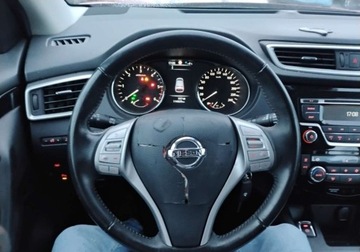 Nissan Qashqai II Crossover 1.6 dCi 130KM 2016 Nissan Qashqai 2016r, SALON POLSKA, 1.6 DCI. Uszkodzony przod i lekko tyl., zdjęcie 11