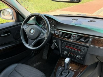 BMW Seria 3 E90-91-92-93 Limuzyna E90 318i 143KM 2010 BMW 318 Benzyna 143KM Automat 2010 Keyless, Ksenon, zdjęcie 8