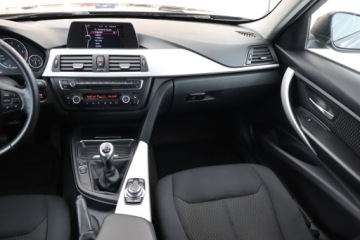BMW Seria 3 F30-F31-F34 Touring 2.0 318d 143KM 2013 BMW 3 318 d, Navi, Klima, Klimatronic, Tempomat, zdjęcie 7