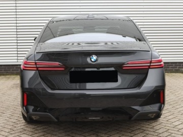 BMW Seria 5 G90-91 Touring 2.0 520d 197KM 2025 BMW Seria 5 520d xDrive Sport Sedan 2.0 (197KM) 2025, zdjęcie 3