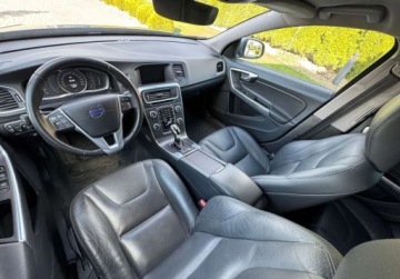 Volvo V60 I Kombi Facelifting 2.0 D2 DRIVE-E 120KM 2015 Volvo V60 Lift V60 2.0D2 Automat MOMENTUUM Serwis Zadbane 1-wlasc, zdjęcie 14