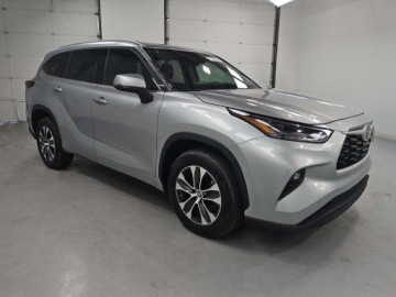 Toyota Highlander III 2022 Toyota Highlander XLE 2022 3.5 Benzyna 295KM, zdjęcie 4