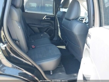 Mitsubishi Outlander III 2024 Mitsubishi Outlander 2024 2.5l 2.5 Benzyna 181KM, zdjęcie 11