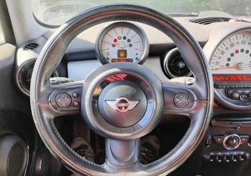 Mini One II 2011 MINI ONE 2011r, 1.6 Benzyna LPG. Lekko uszkodzony lewy bok. Jezdzi 1.6, zdjęcie 10