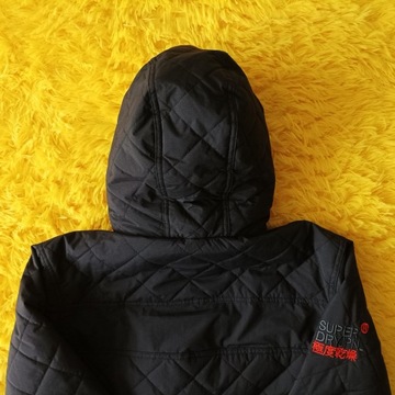 Размер женской утепленной куртки Superdry. М *как новый*