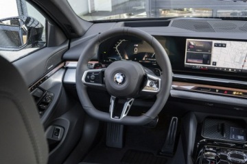 BMW Seria 5 G90-91 2026 BMW 540 xDrive Limuzyna - DEMO, zdjęcie 21