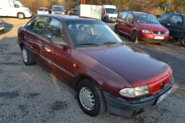 Opel Astra F Sedan 1.6 i 75KM 1998 Opel Astra BEMOWO 1998 rok produkcji, 1.6 benzyna KOMIS TYSIAK, zdjęcie 1