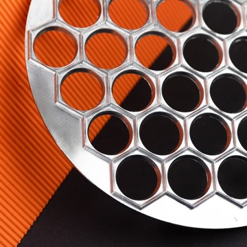 РЕЗКА ДЛЯ ПЕЛЬЦЕВ УША НА 37 КУСКОВ РАВИОЛИ