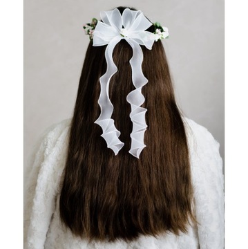 Wianek komunijny z piankowych kwiatków róż biel