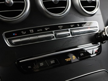 Mercedes GLC C253 2020 Mercedes GLC 300 FV23% PHEV 300e 4matic skóra, zdjęcie 29