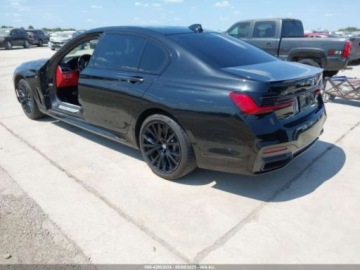 BMW Seria 7 G11-G12 2021 BMW Seria 7 750i xDrive 2021 4.4l 4.4 Benzyna 523KM, zdjęcie 3