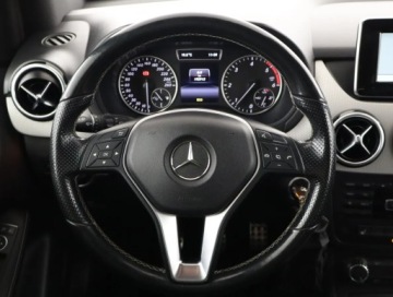 Mercedes Klasa B W246 Sports Tourer 180 CDI BlueEFFICIENCY Edition 109KM 2014 Mercedes B B 180 CDI, Skóra, Navi, Xenon, zdjęcie 14