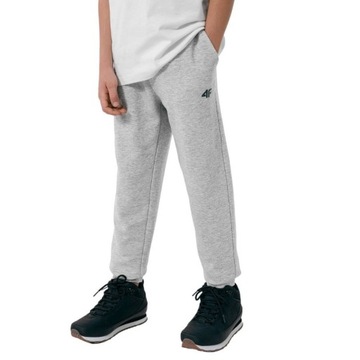 ДЕТСКИЕ СПОРТИВНЫЕ БРЮКИ 4F ДЛЯ МАЛЬЧИКОВ