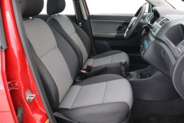 Skoda Fabia II Hatchback Facelifting 1.2 HTP 60KM 2011 Skoda Fabia 1.2, Klima, zdjęcie 8