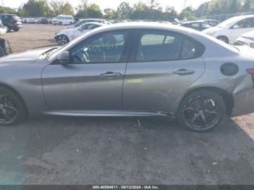 Alfa Romeo Giulia II Sedan 2.0 TBi 280KM 2019 Alfa Romeo Giulia 2019r., 2.0l, od ubezpieczalni 2.0 Benzyna 280KM, zdjęcie 11