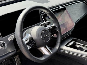 Mercedes Klasa E W214 Sedan 2.0 220d 197KM 2025 E Klasa 220 d 4-Matic AMG 2.0 (197KM) 2025, zdjęcie 5