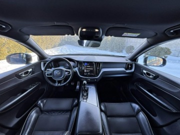 Volvo XC60 II Crossover D3 150KM 2018 Volvo XC 60 2,0 D3 R-Design LED Virtual Radar, zdjęcie 23