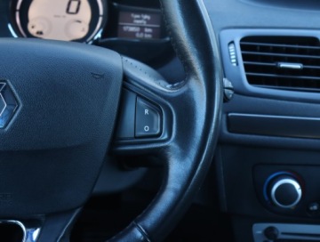 Renault Megane III Grandtour Facelifting 2013 1.5 Energy dCi 95KM 2016 Renault Megane 1.5 dCi, Salon Polska, Klima, zdjęcie 20